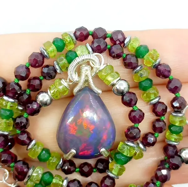 2815 Ateş Opal Garnet(Lal) Zebercet Yeşim Hematit Gümüş(925) aparatlı el yapımı kolye