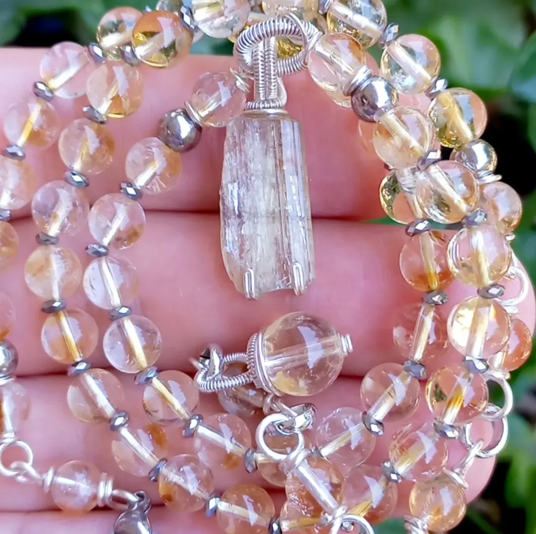 2825 Ham Zultanit (Diaspor) Sitrin Hematit el yapımı çelk aparatlı kolye 2825 Ham Zultanit (Diaspor) Sitrin Hematit el yapımı çelk aparatlı kolye