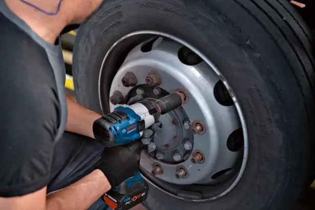 Bosch Professional GDS 18V-1050 H Akülü Darbeli Somun Sıkma-9