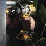 Dewalt DCD996P2 18Volt/5.0Ah Li-ion Çift Akülü Kömürsüz Darbeli Matkap-6