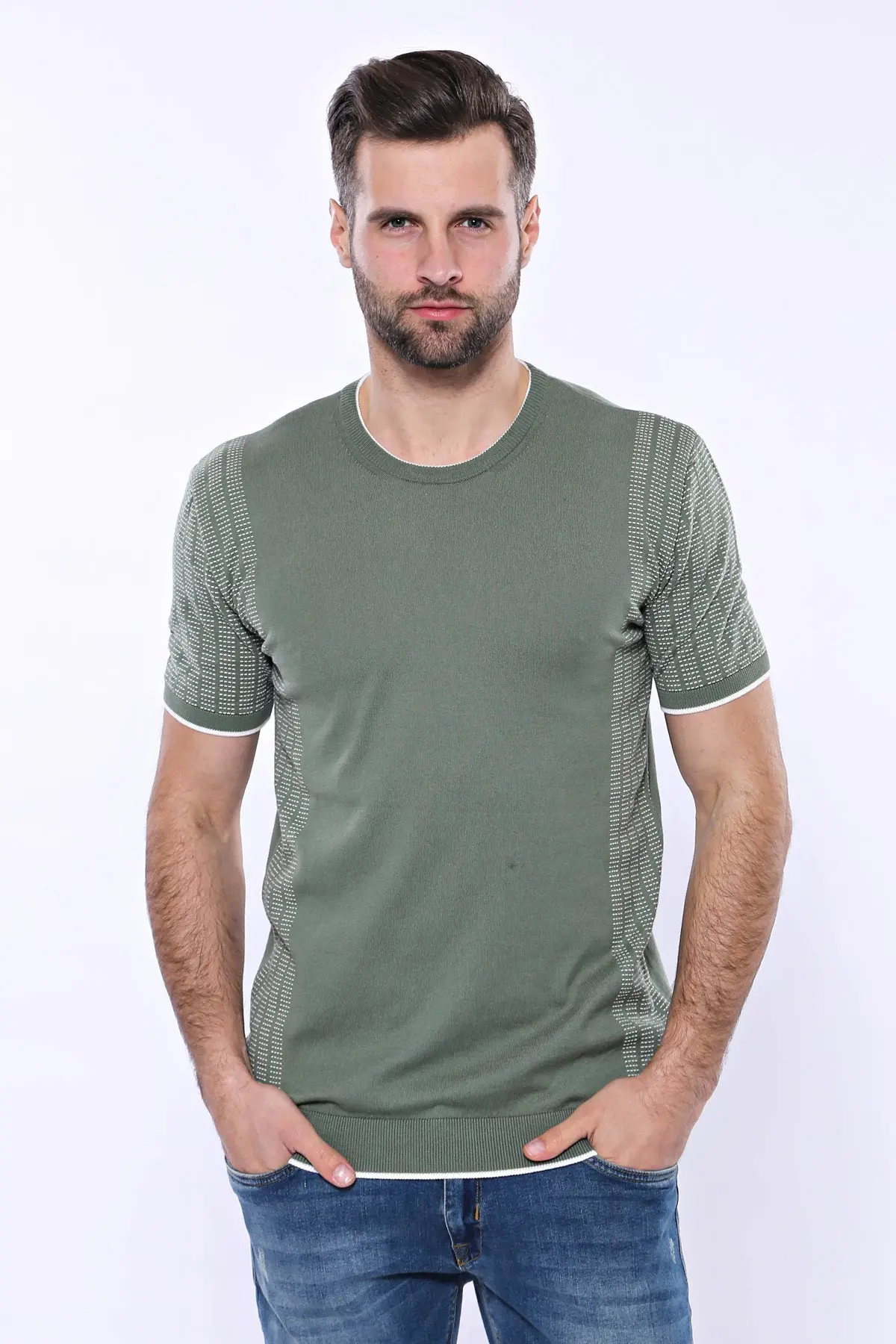 Bisiklet Yaka Kenarları Desenli Yeşil Örme T-shirt | Wessi