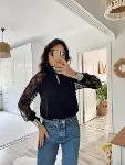Kadın Uzun Kollu Göğüs Pencere Detay Yaka Boğazlı Kolları Tüllü Sandy Bluz-7
