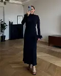 Kadın Uzun Kollu Balıkçı Yaka Kol Ağzı Tüy Detaylı Uzun Krep Elbise-3