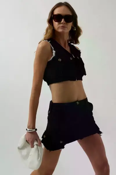 V Yaka Düğmeli Crop Yelek