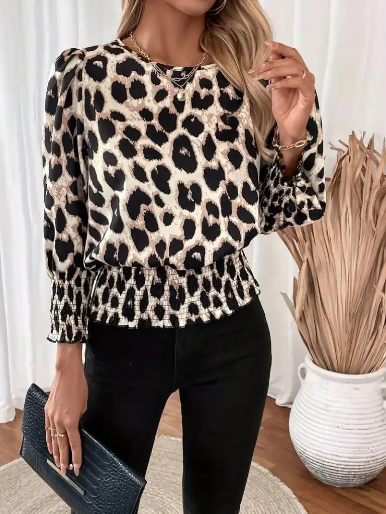 Kadın Uzun Kollu Bisiklet Yaka Leopar Desenli Modal Bluz-1 Kadın Uzun Kollu Bisiklet Yaka Leopar Desenli Modal Bluz-1