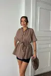 BEL BÜZGÜ DETAYLI POPLİN GÖMLEK - Kahverengi-1