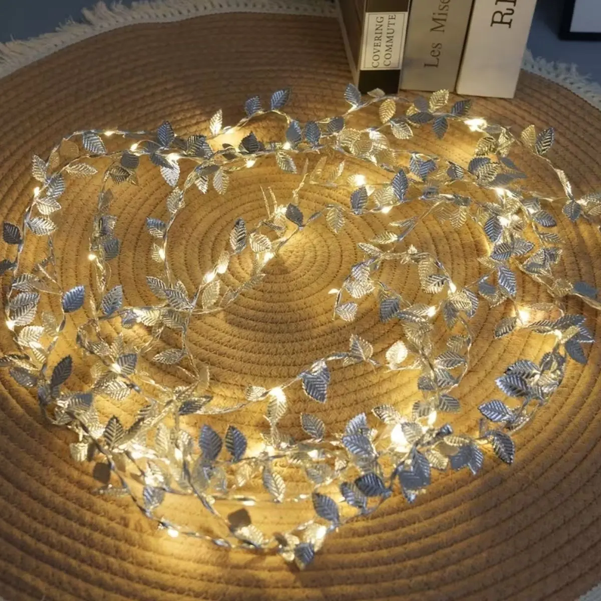3 Metre Yaldızlı Gümüş LED Işık – Dekoratif Ortam ve Yılbaşı Aydınlatması (4745)