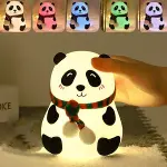 5 Farklı Renk Modlu Panda Figürlü Pofuduk LED Gece Lambası–Yumuşak Dokulu Çocuk Odası ve Dekoratif Şarjlı Ortam Işığı (4745)-1