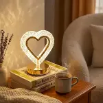 Kalp Şeklinde Kristal LED Masa Lambası – Dokunmatik, 3 Renk Işık Modlu, Şarjlı Mini Dekoratif Gece Lambası (4745)-1