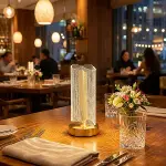 Dalgalı Silindirik Kristal Çizgili Model LED Masa Lambası – Gold Tabanlı, Dokunmatik, 3 Renk Işık Modlu, Şarjlı Modern Dekoratif Gece Lambası (4745)-1