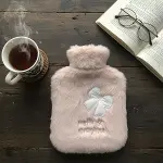 Hello Everyone Yazılı Kurdeleli Pembe Peluş Sıcak Su Torbası 1 Lt – Yumuşak Kılıf, Uzun Süre Sıcak Tutan Termal Su Torbası (4745)-1
