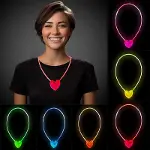 Karanlıkta Yanan Glow Kalp Şekilli Kolye 6 Renk 6 Adet (4745)-1