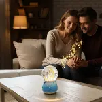 Pilli Işıklı Müzikli Kar Küresi–Hilal Ay Figürlü Romantik Masaüstü Biblo, LED Aydınlatmalı Dekoratif Hediyelik Kar Küresi (4745)-2