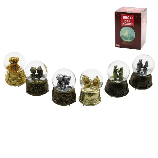ORTA BOY - 8CM PİLLİ - IŞIKLI MÜZİKLİ KAR KÜRESİ CAM ESKİTME İNSAN FİGÜRLÜ - DESEN MİX RENKLİ HERHANGİ BİR TANESİ GÖNDERİLİR (4745)