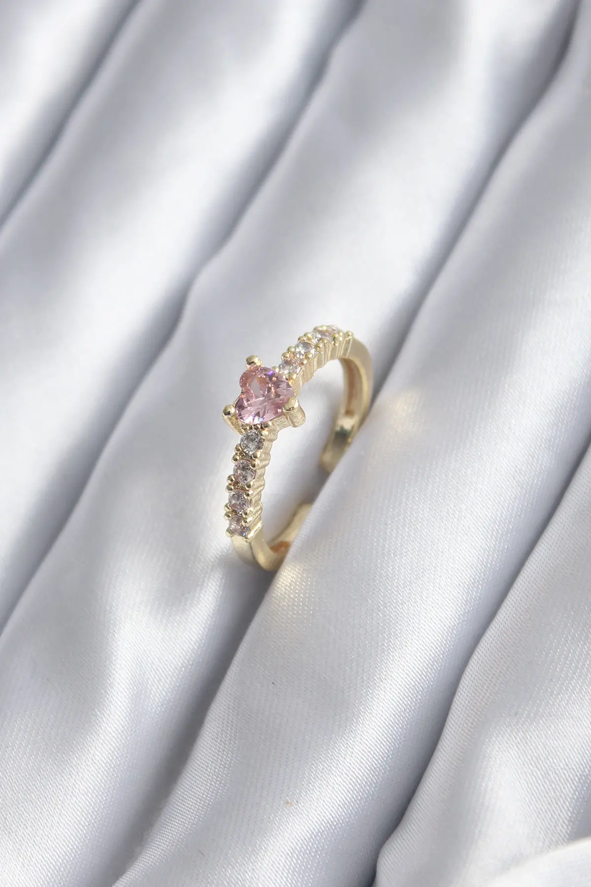 Gold Renk Zirkon Taşlı Pembe Kristal Kalp Model Kadın Yüzük TJ-BYK2852