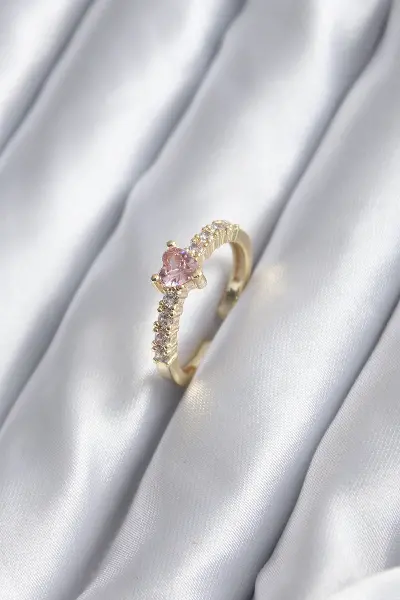 Gold Renk Zirkon Taşlı Pembe Kristal Kalp Model Kadın Yüzük TJ-BYK2852