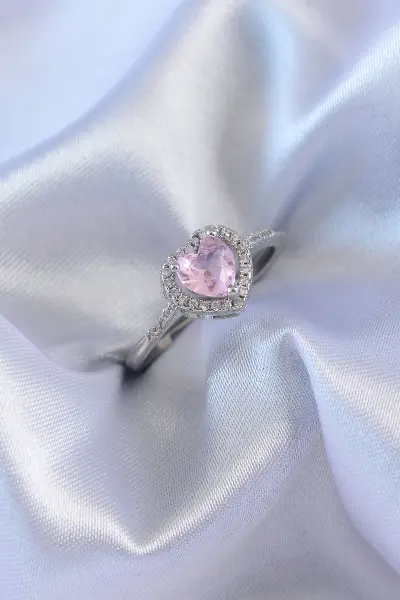 Gümüş Renk Pembe Zirkon Taşlı Kalp Charm Model Pirinç Kadın Yüzük TJ-BYK2617