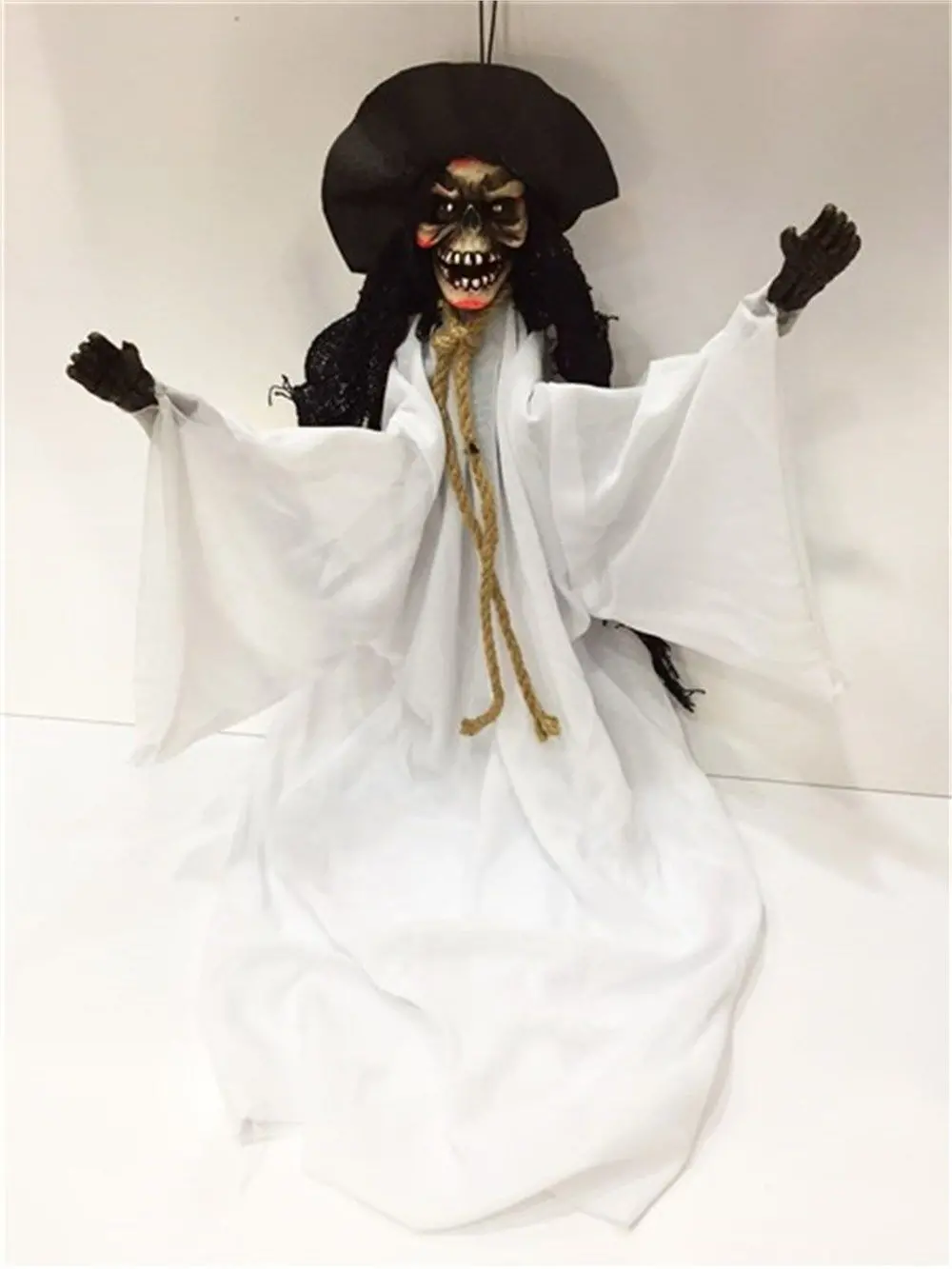 Beyaz Kostümlü Halloween Sensörlü Hareketli Titreşimli İskelet 45 cm