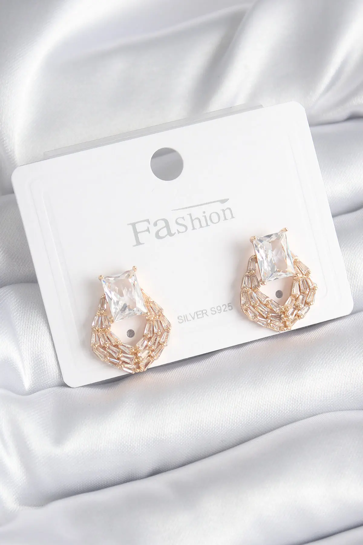 Pirinç Gold Renk Zirkon Taşlı Kadın Küpe TJ-BKP8393