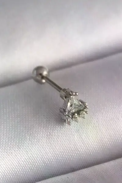 316L Çelik Gümüş Renk Üçgen Zirkon Taşlı Tragus Piercing TJ-PR1239