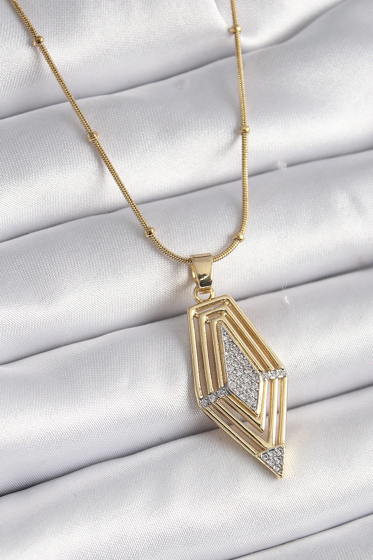 316L Çelik Gold Renk Zirkon Taşlı Vintage Model Kadın Kolye TJ-BKO9517