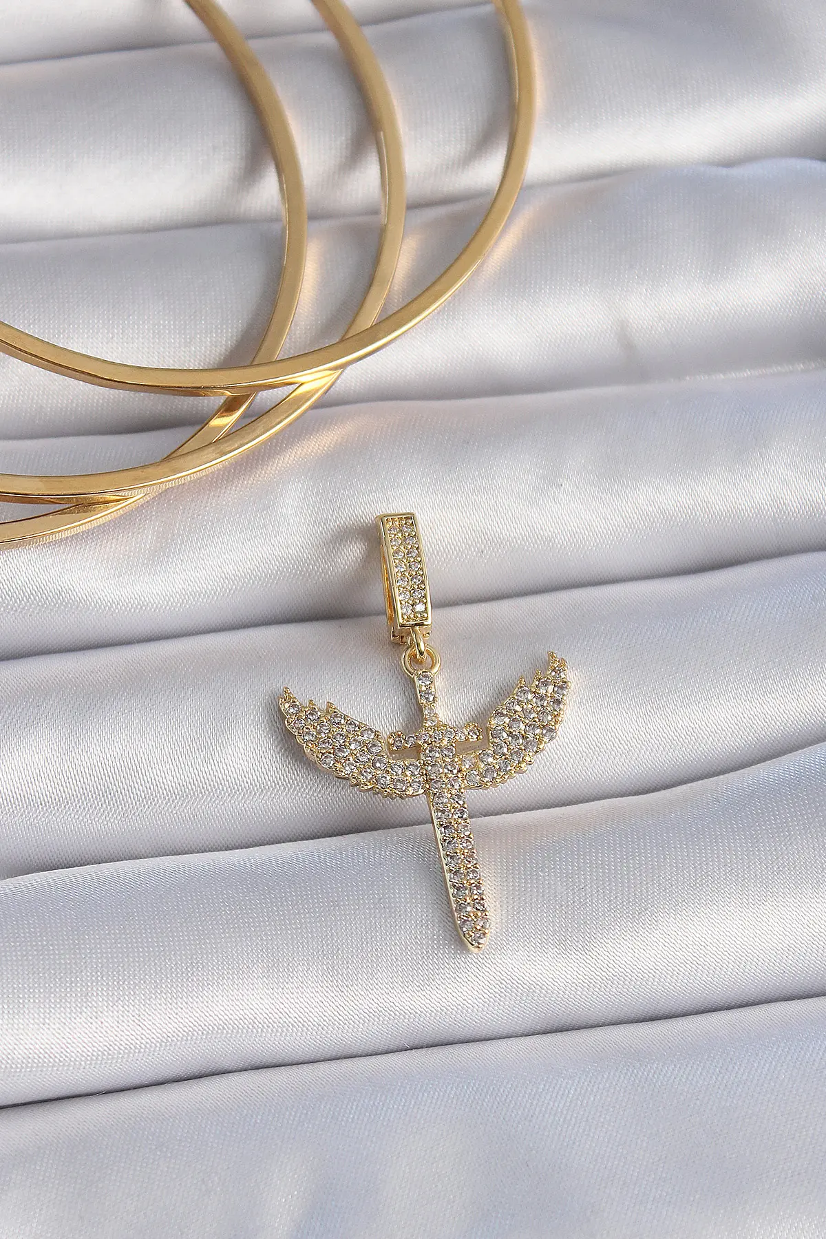 Pirinç Gold Renk Zirkon Taşlı Mikail Model Ajda Charm TJ-BC1003