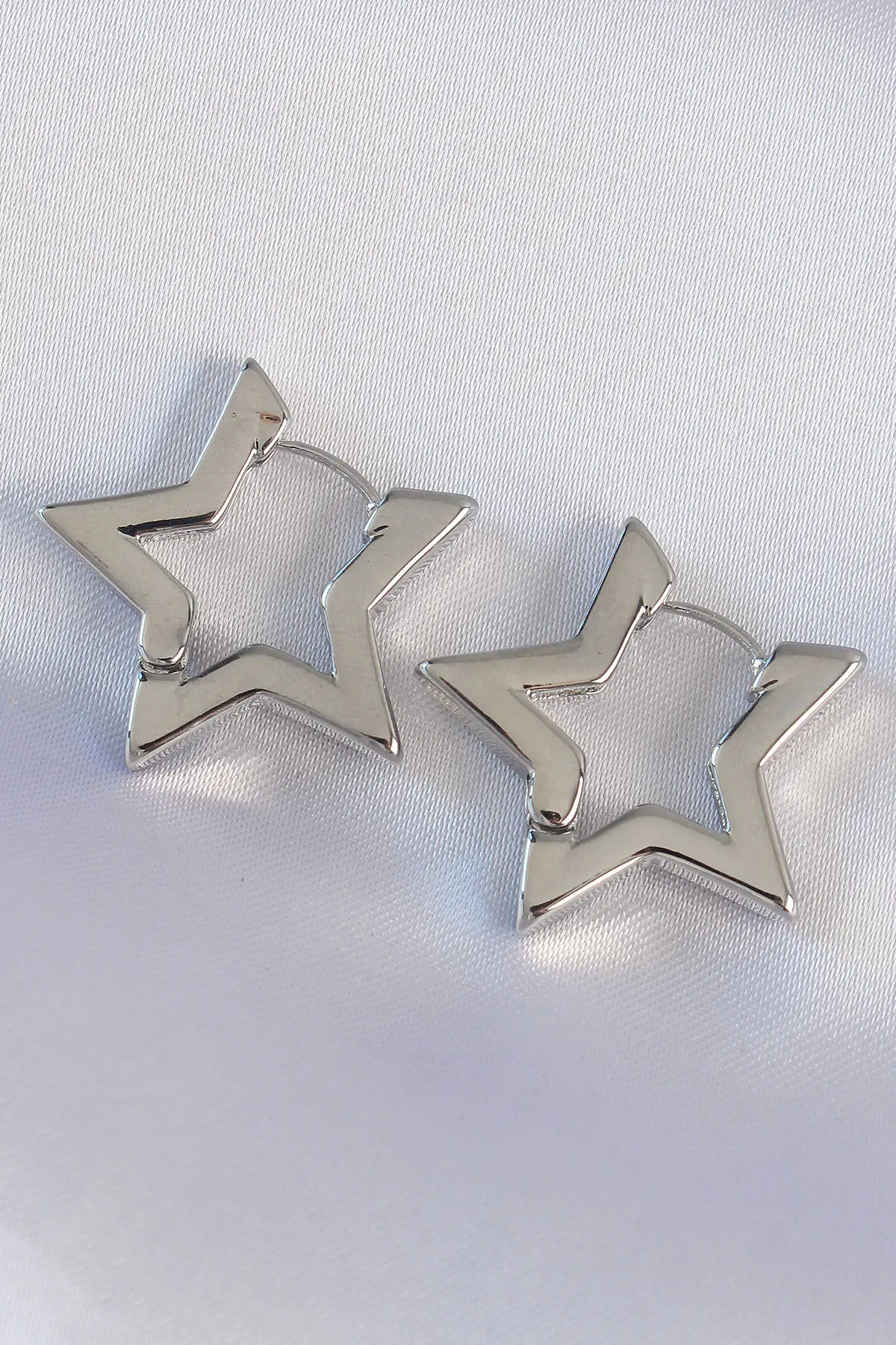 Pirinç Gümüş Renk Yıldız Küpe TJ-BKP8983