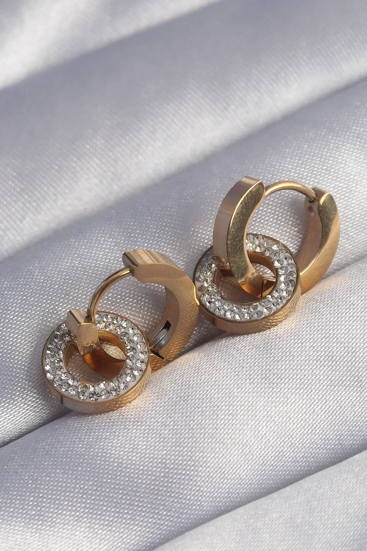 316L Çelik Gold Renk Zirkon Taşlı İç İçe Geçmeli Oval Küpe TJ-BKP9014