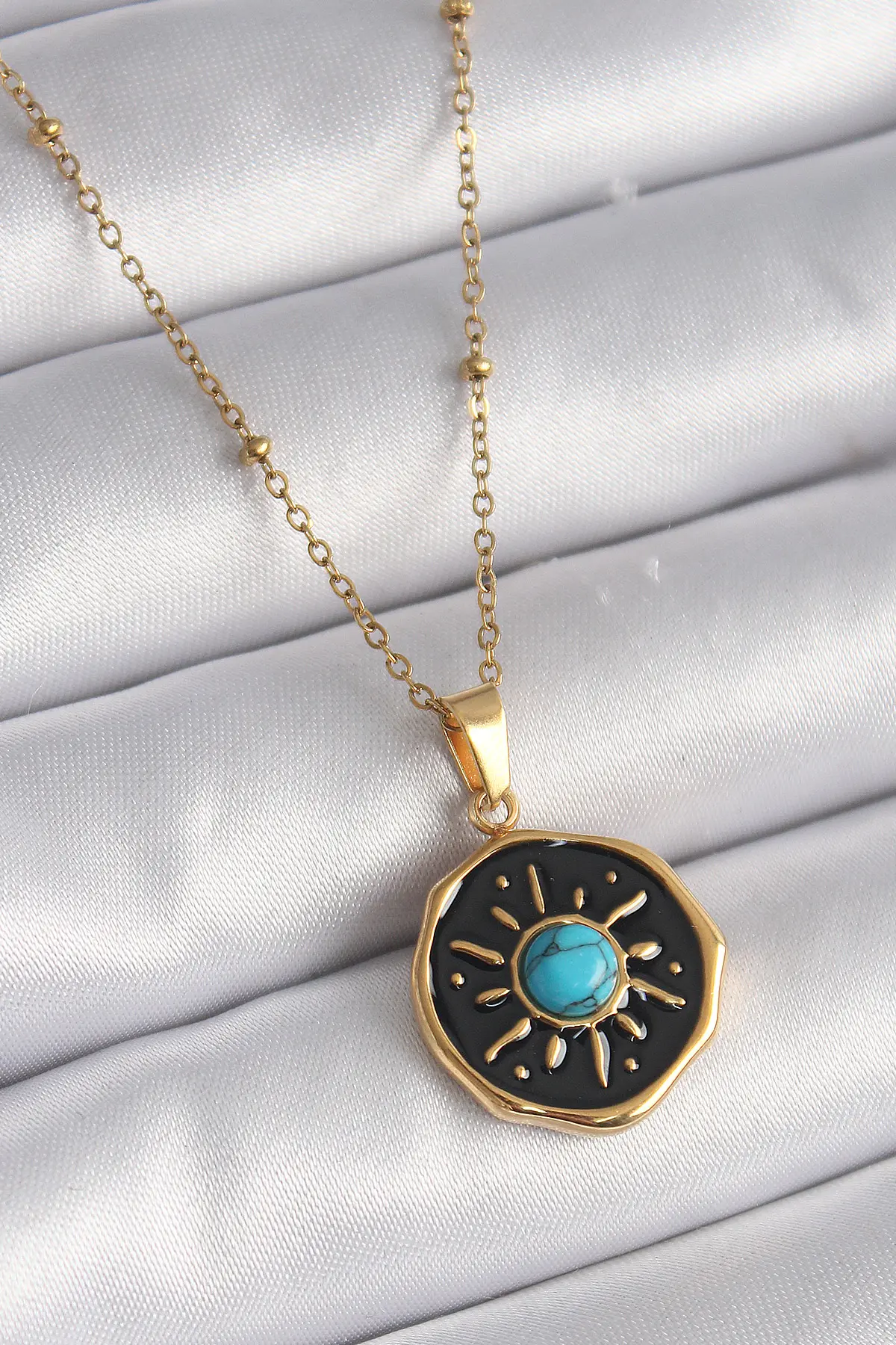 316L Çelik Gold Renk Mavi Boncuk Güneş İşleme Madalyon Model Kadın Kolye TJ-BKO9524