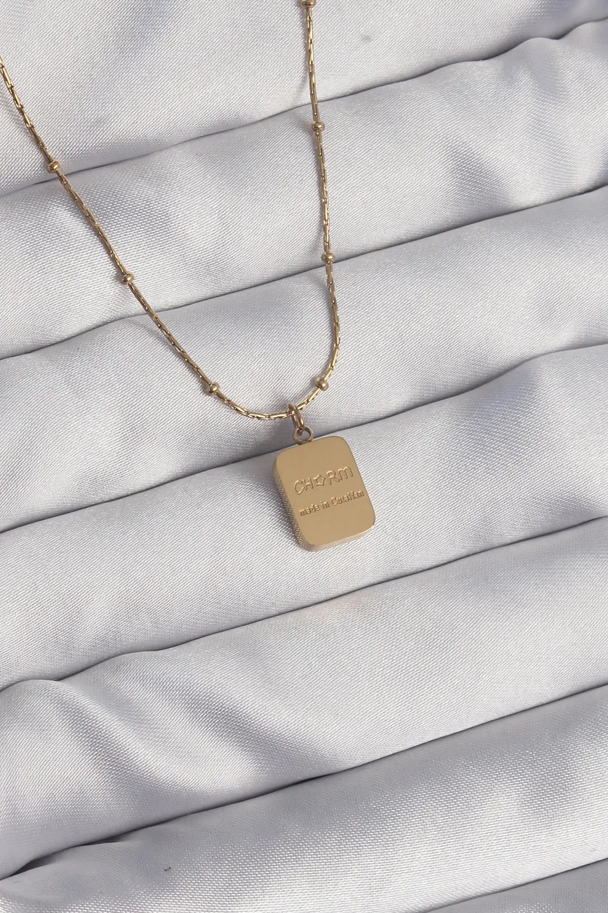 316L Çelik Gold Renk Kare Charm Model Kolye TJ-BKO8928