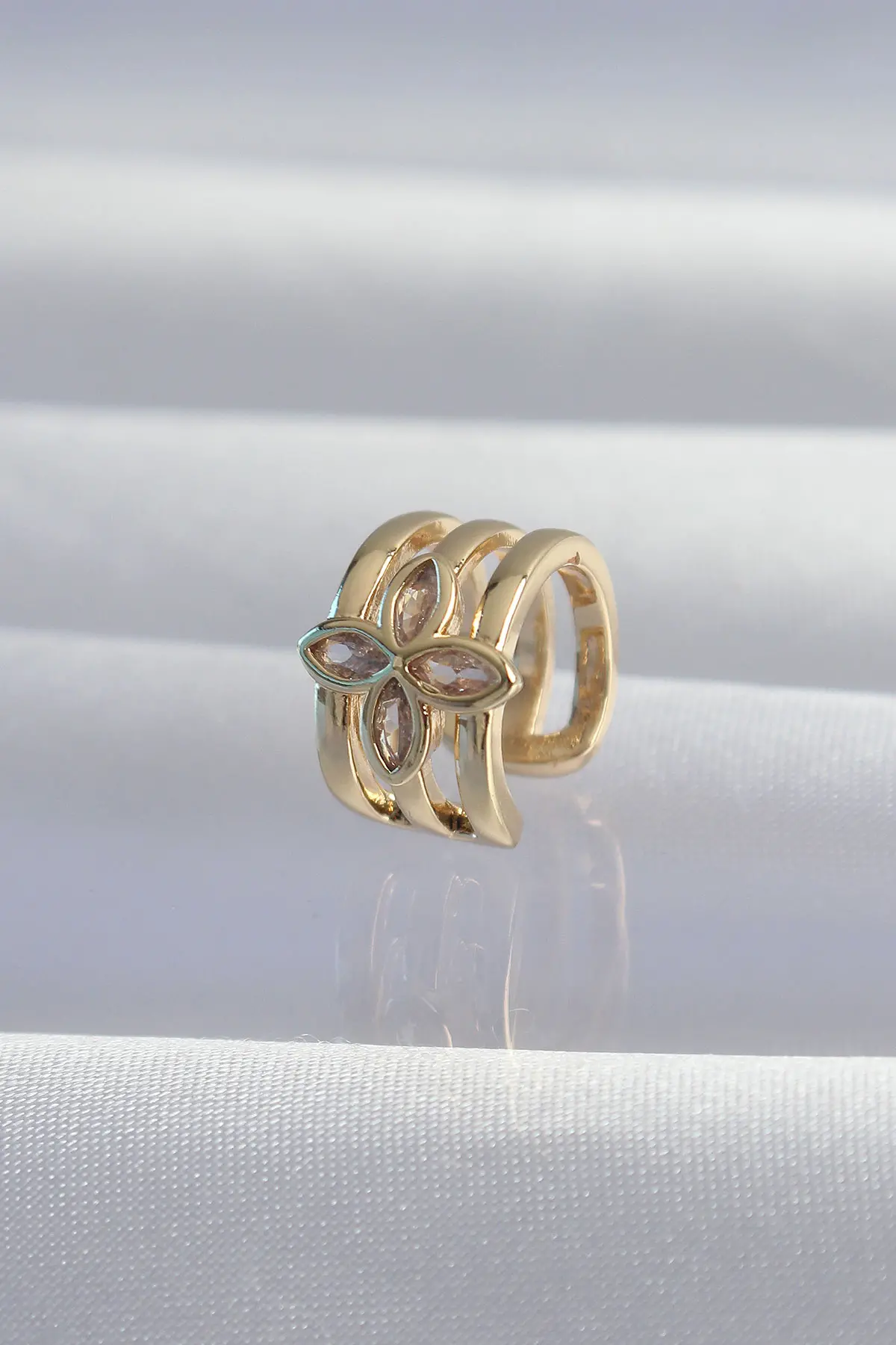 Pirinç Gold Renk Yonca Earcuff Küpe TJ-BKP9331