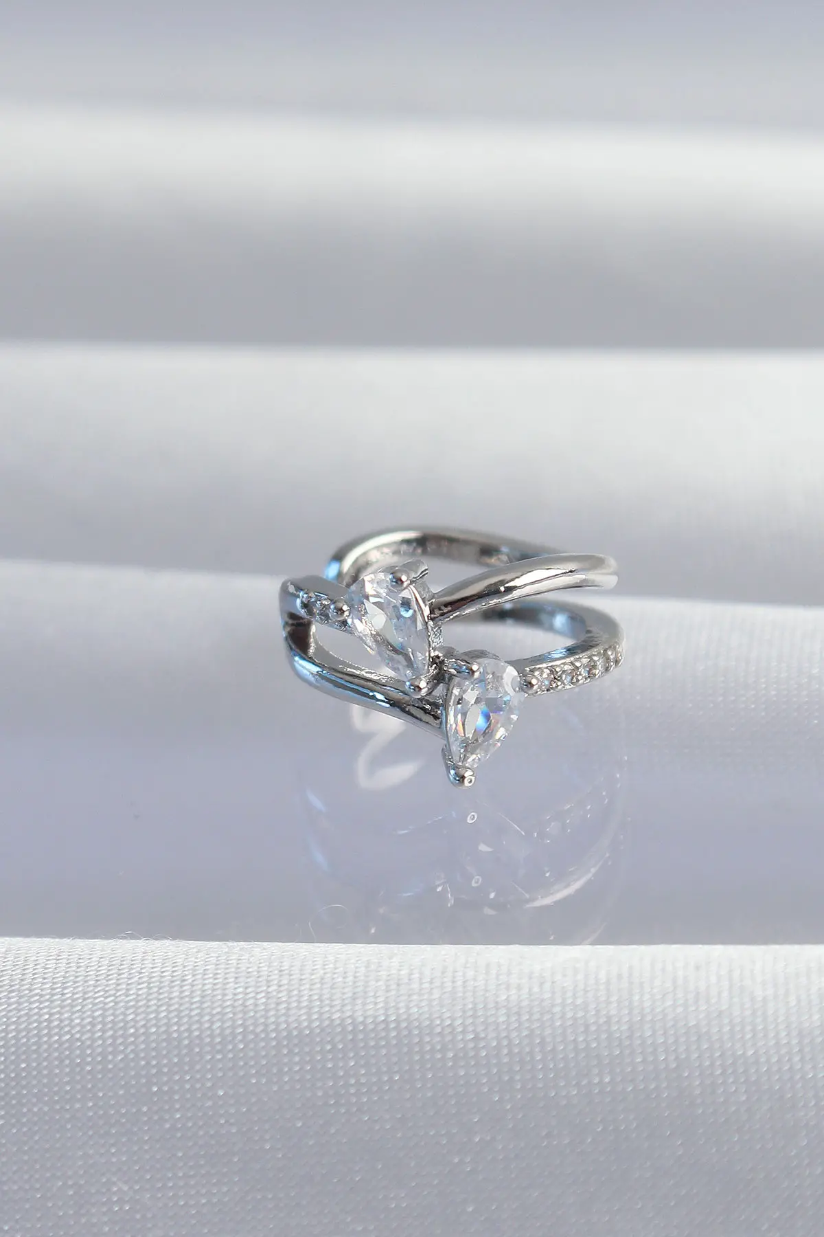 Pirinç Gümüş Renk Zirkon Taşlı Damla Earcuff Küpe TJ-BKP9334