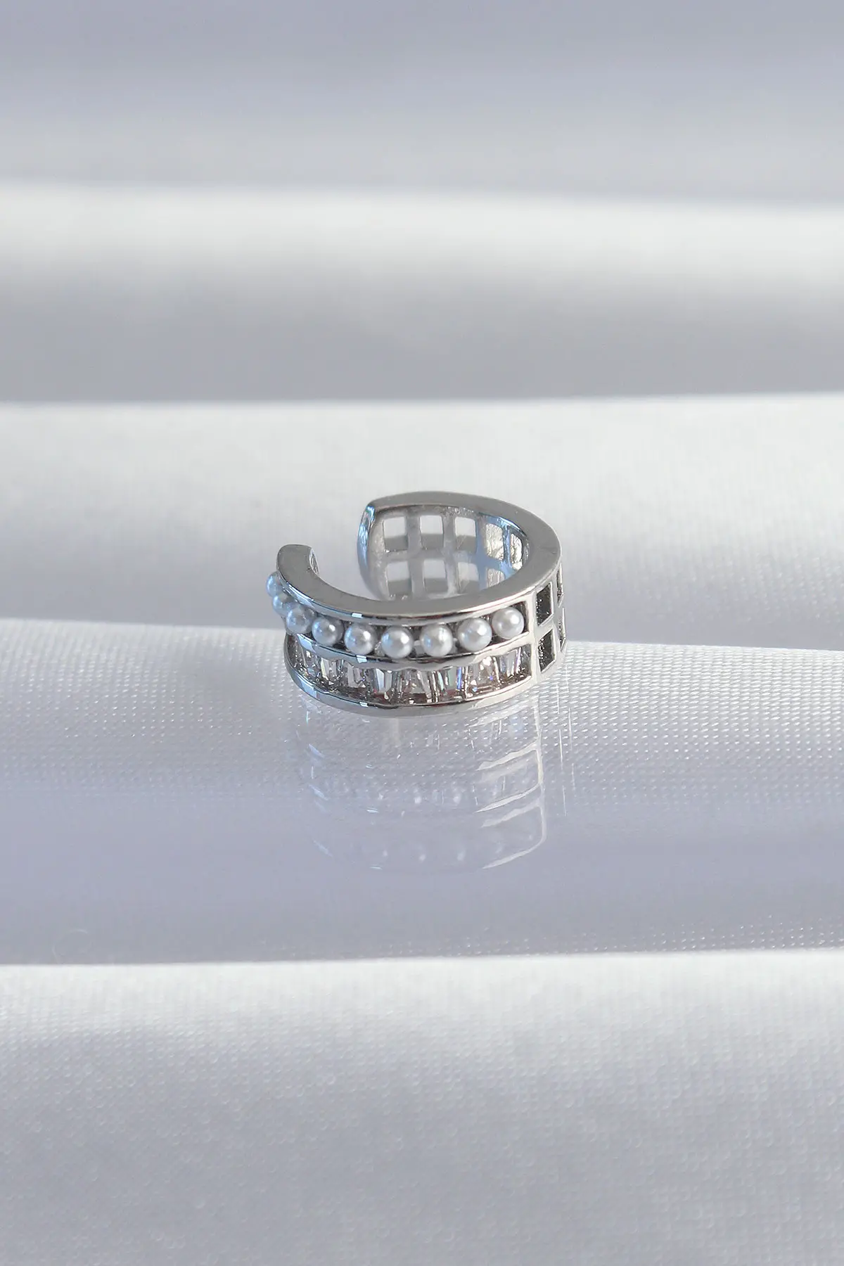 Pirinç Gümüş Renk İncili Baget Taşlı Earcuff Küpe TJ-BKP9338