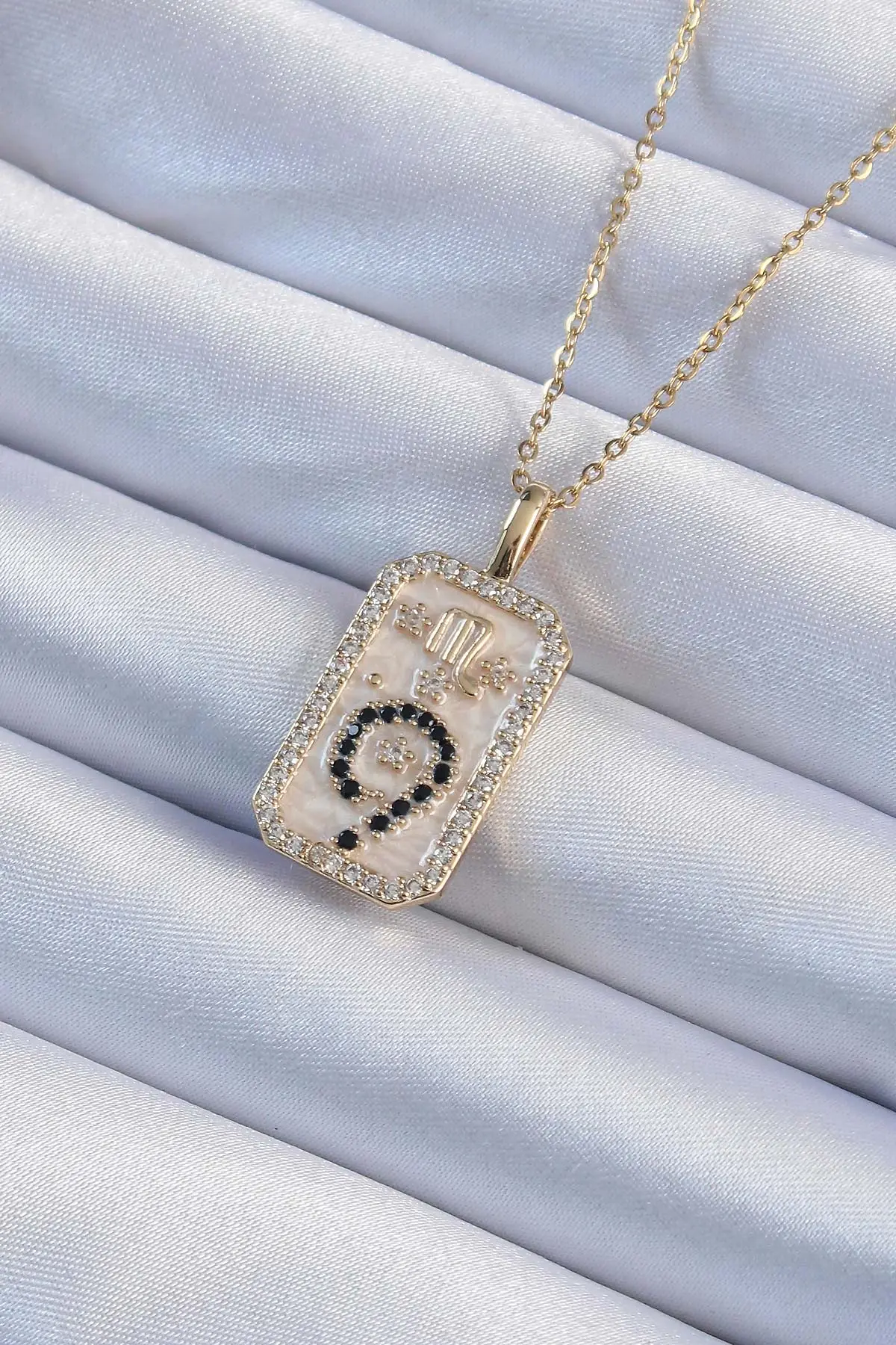 316L Çelik Zincir Renk Zirkon Taşlı Minimal Papatya Figürlü Tarot Kolye TJ-BKO9223