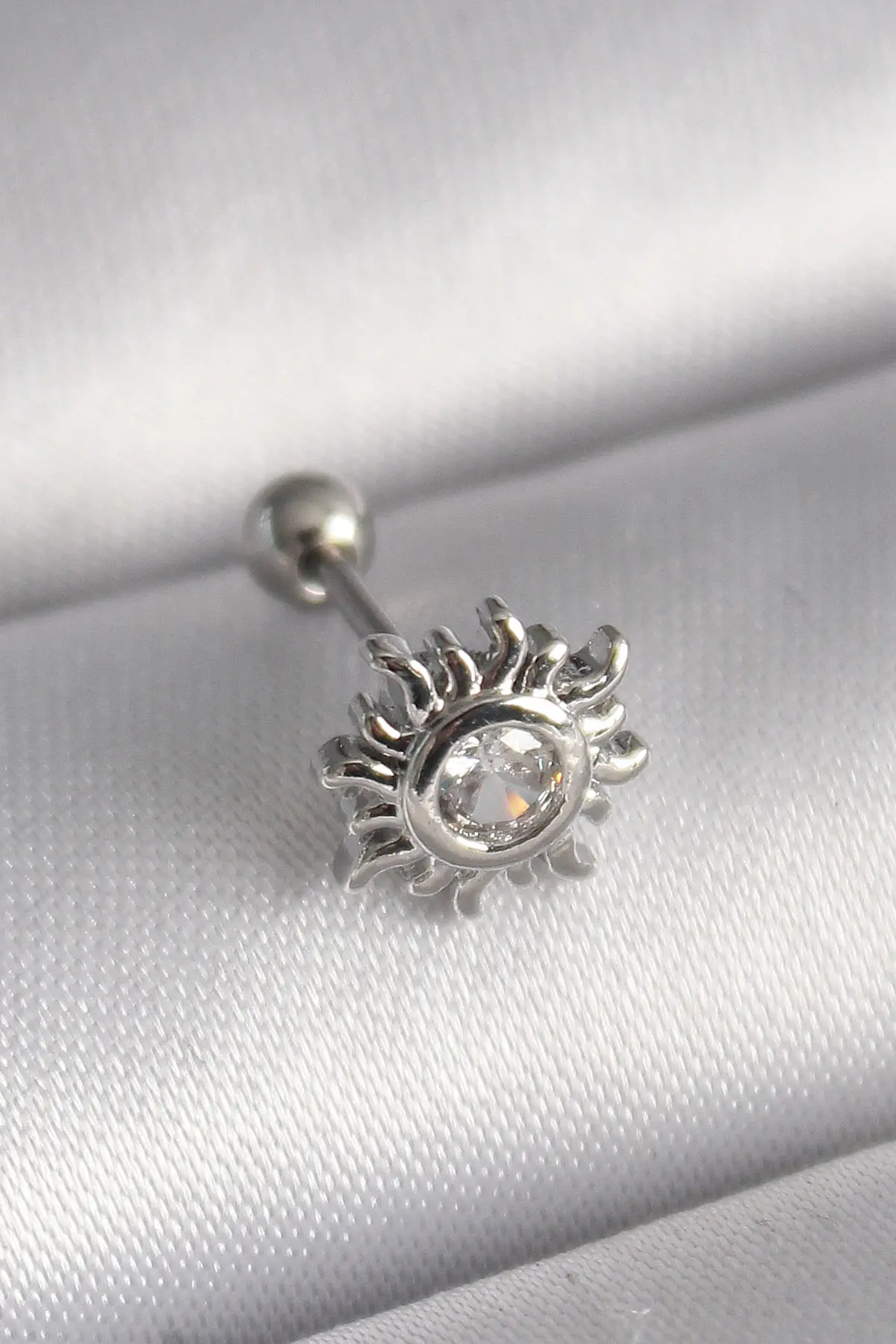 316L Çelik Gümüş Renk Zirkon Taşlı Güneş Tragus Piercing TJ-PR1279