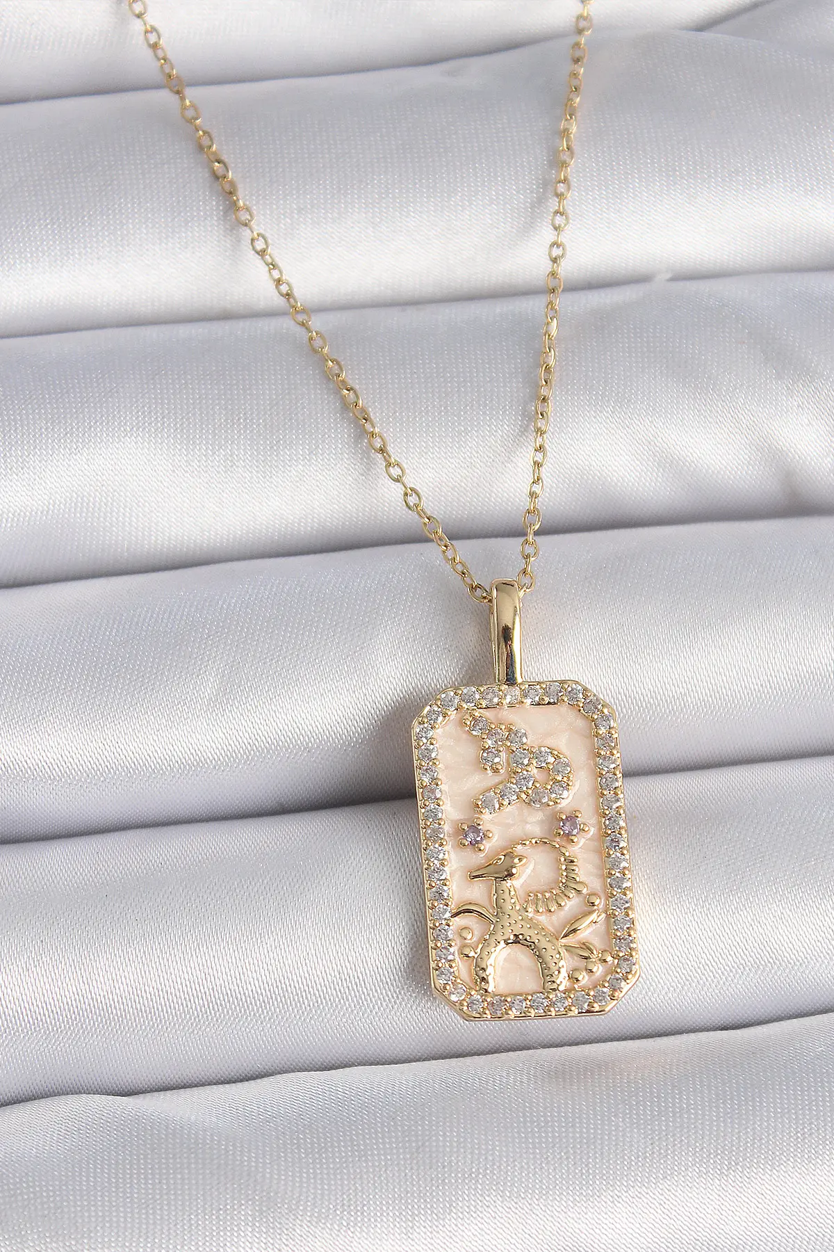 316L Çelik Gold Renk Zincir Oğlak Burcu Zirkon Taşlı Kadın Kolye TJ-BKO9459