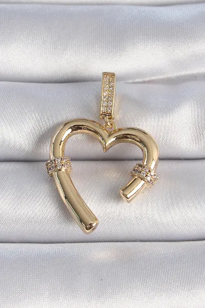 Pirinç Gold Renk Zirkon Taş Detaylı Kalp Figür Ajda Charm TJ-BC1015