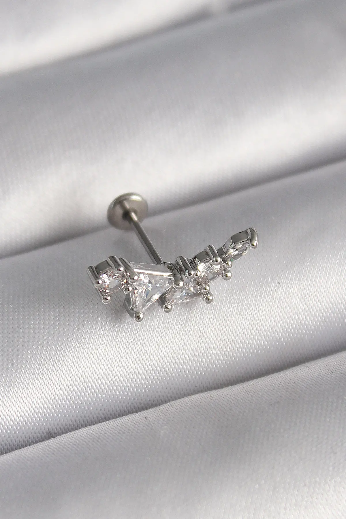 316L Çelik Gümüş Renk Zirkon Taşlı Tragus Piercing TJ-PR1337