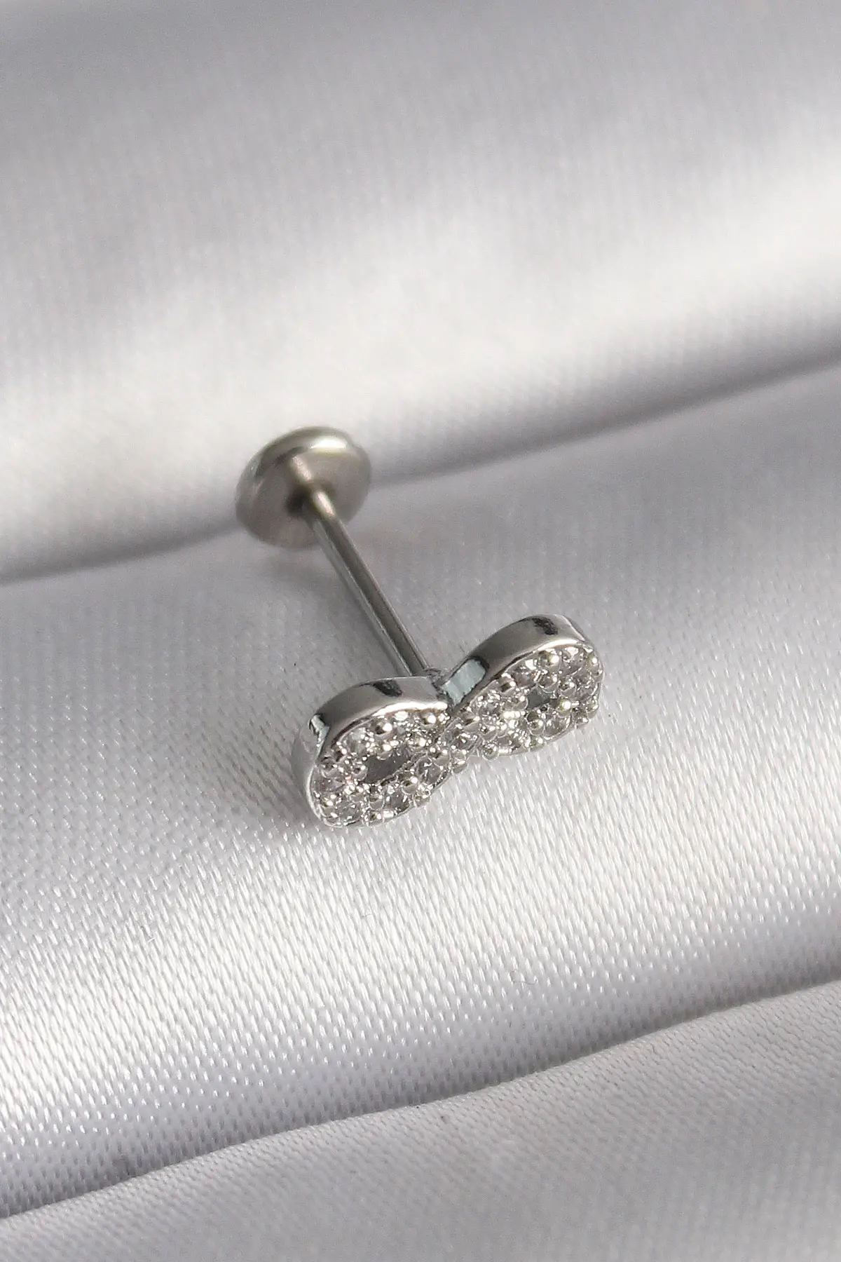 316L Çelik Gümüş Renk Zirkon Taşlı Sonsuzluk Model Tragus Piercing TJ-PR1345
