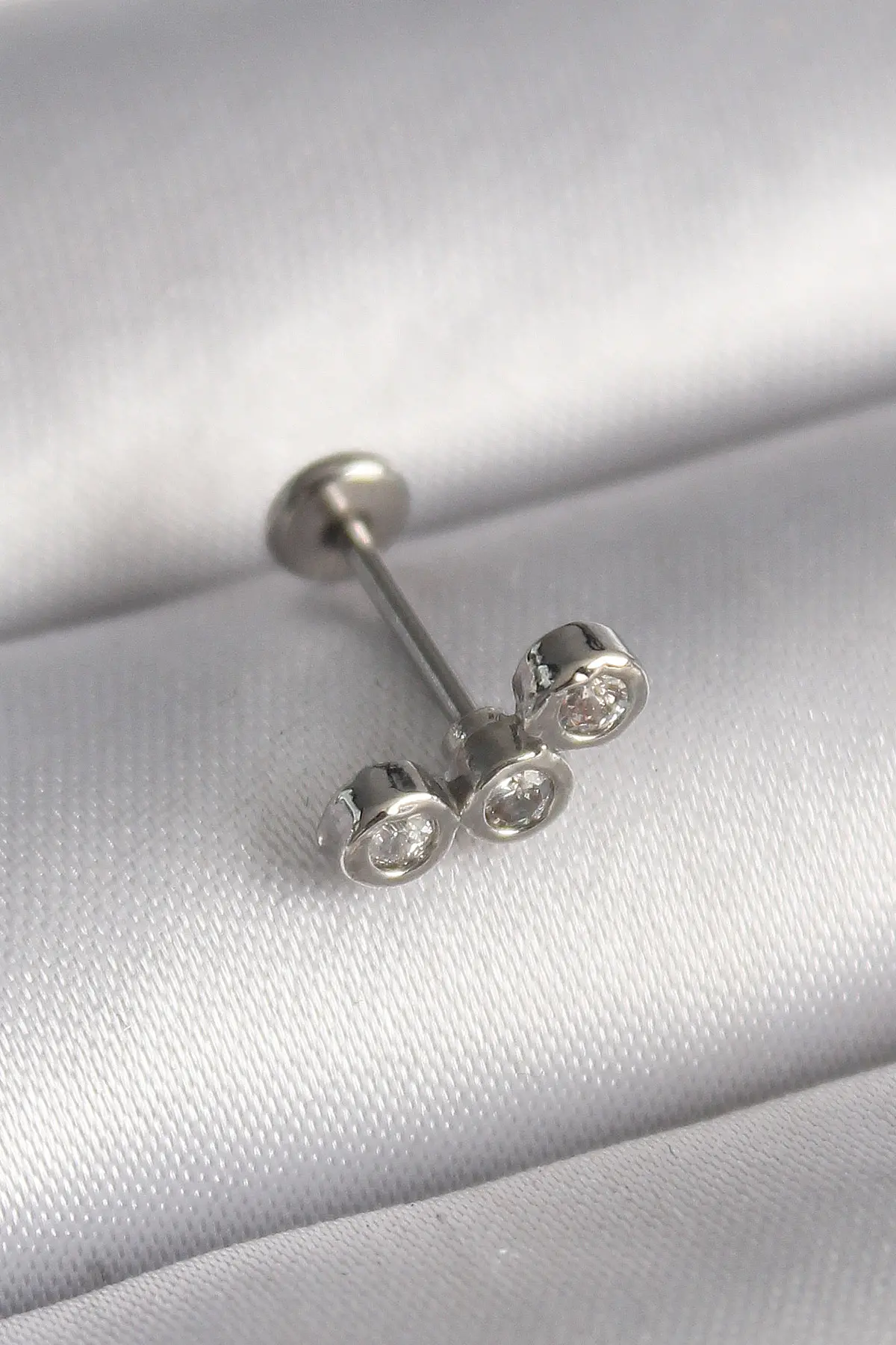 316L Çelik Gümüş Renk Zirkon Taşlı Tragus Piercing TJ-PR1349