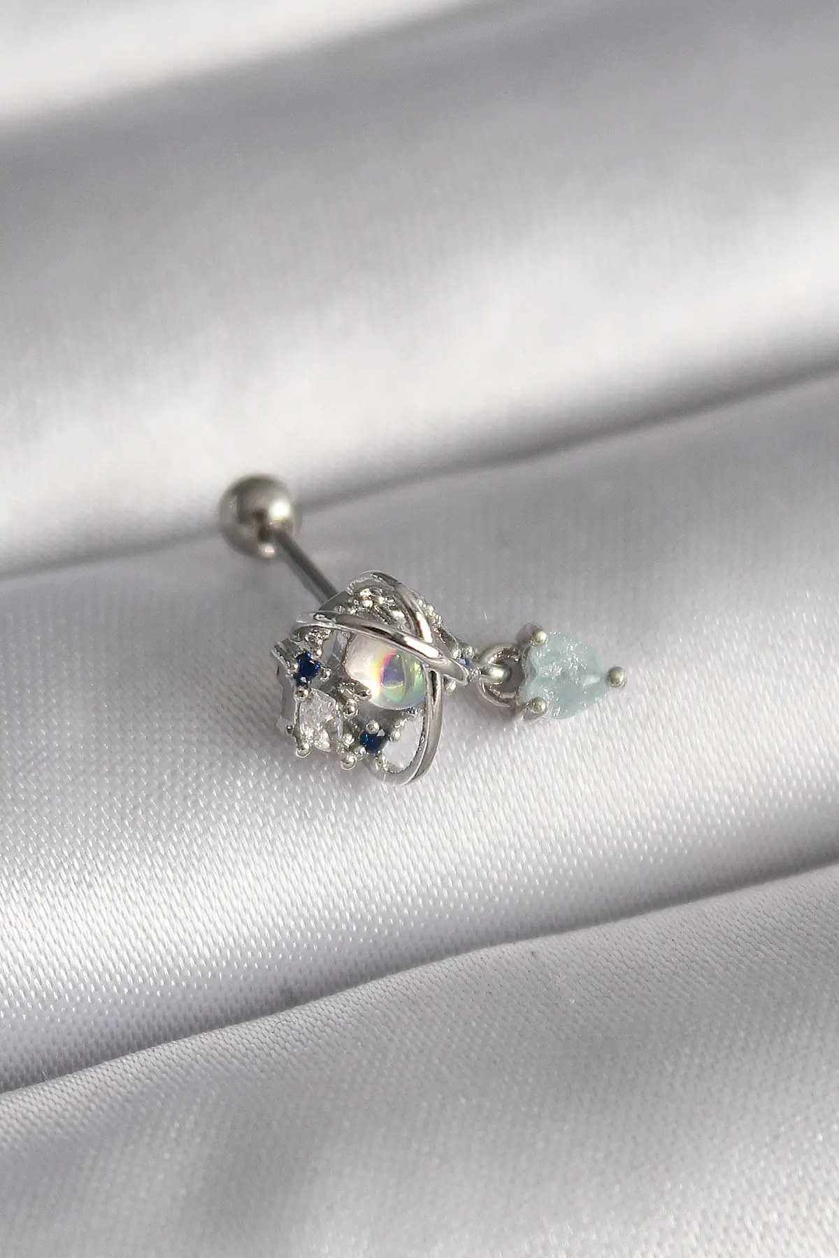 316L Çelik Gümüş Renk Zirkon Taşlı Sallantı Kalp Detay Tragus Piercing TJ-PR1361