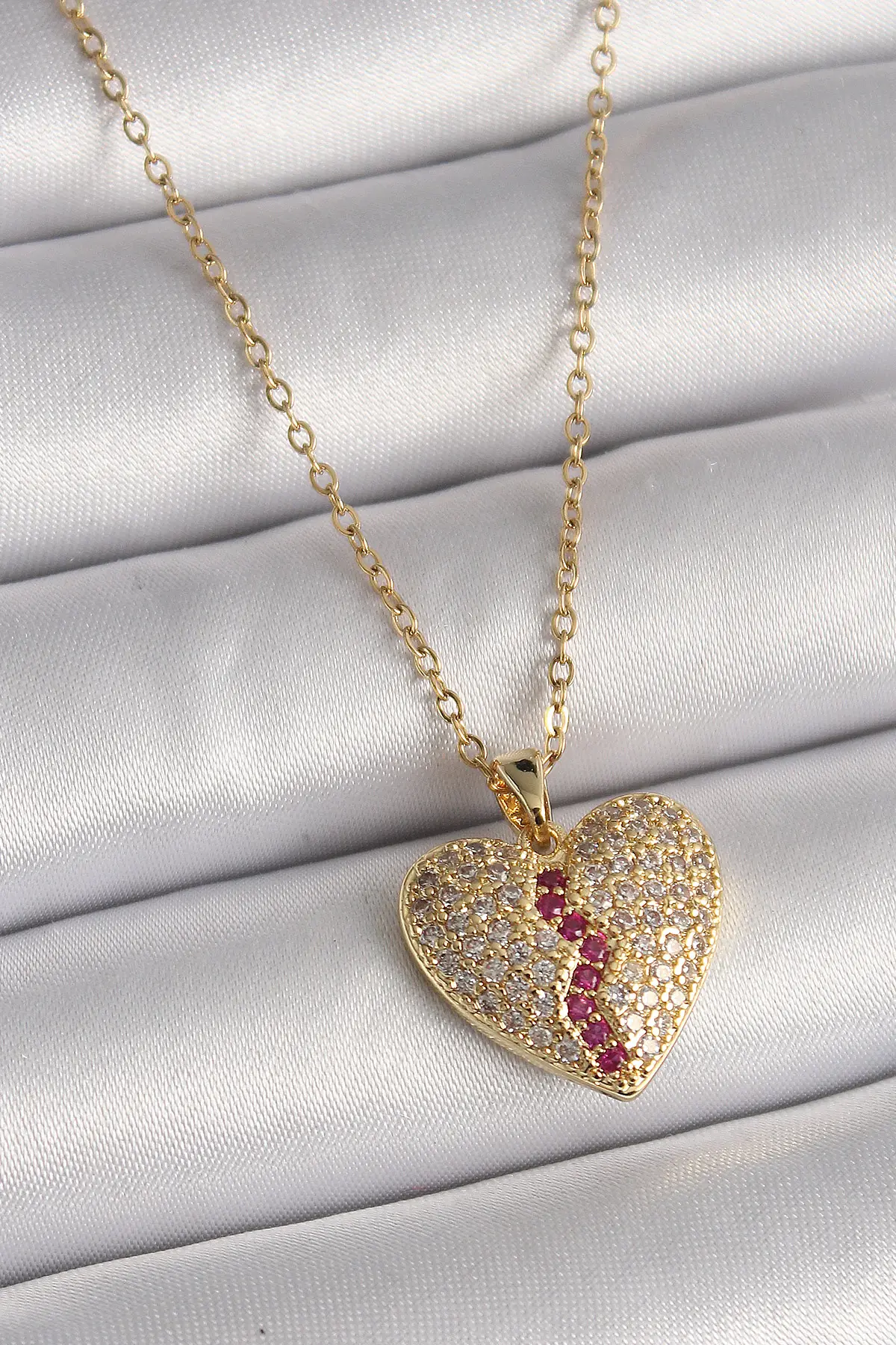 316L Çelik Gold Renk Zincir Zirkon Taşlı Kalp Model Kadın Kolye TJ-BKO9644