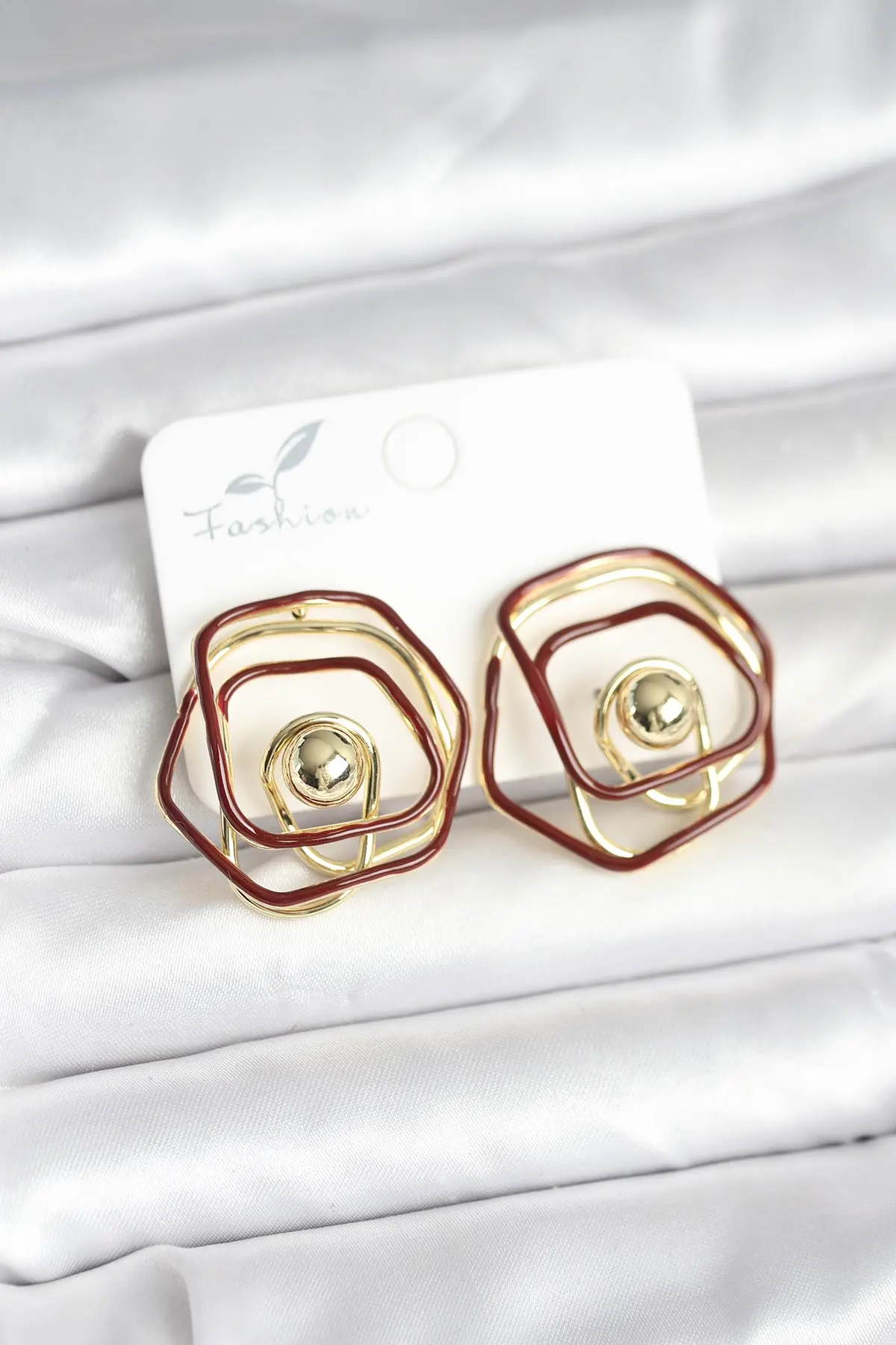 Pirinç Gold Renk Bordo Mineli Geometrik Gül Model Kadın Küpe TJ-BKP11374