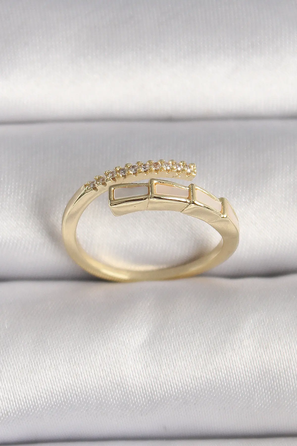 Pirinç Gold Renk Zirkon Taş Detaylı Yılan Model Ayarlanabilir Yüzük TJ-BYK3539