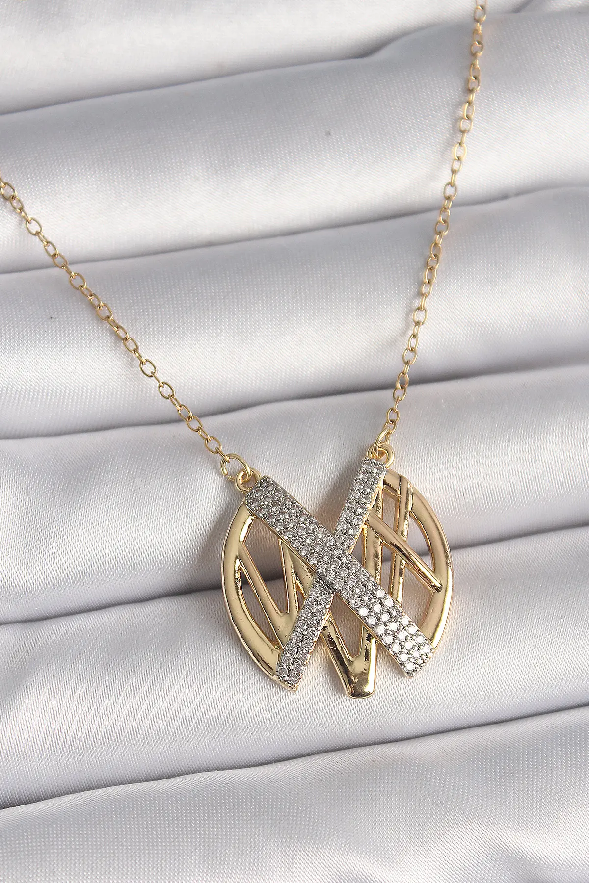 316L Çelik Gold Renk Zirkon Taşlı Vintage Model Kadın Kolye TJ-BKO9762