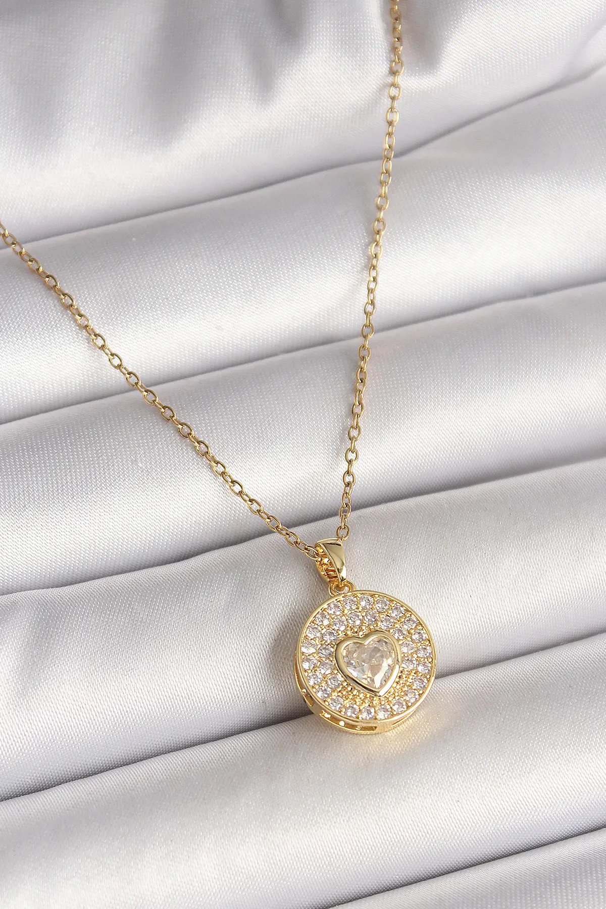 316L Çelik Gold Renk Zincir Madalyon Zirkon Taşlı Kalp Model Kadın Kolye TJ-BKO9946