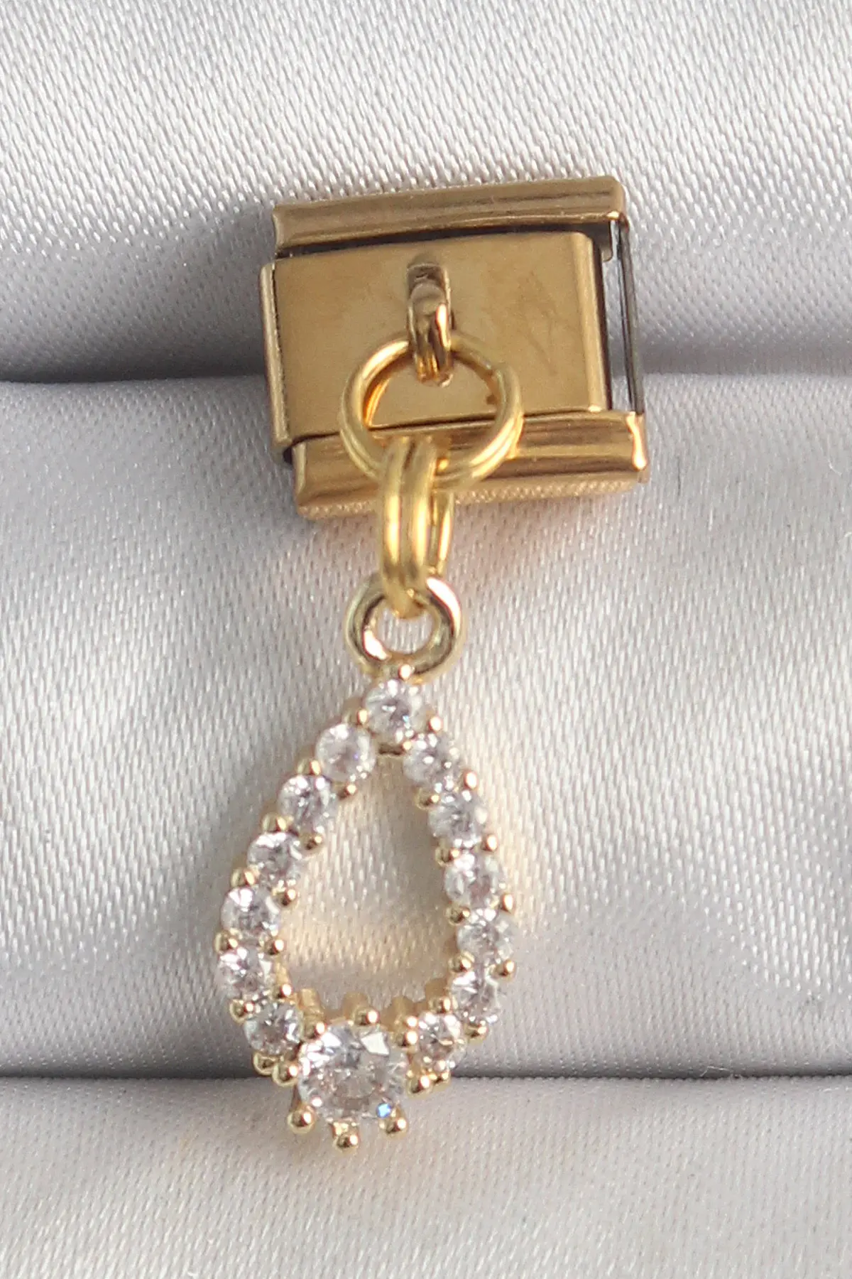 316L Çelik Gold Renk Sallantı Zirkon Taşlı Damla Model Nomination Charm TJ-BC1372
