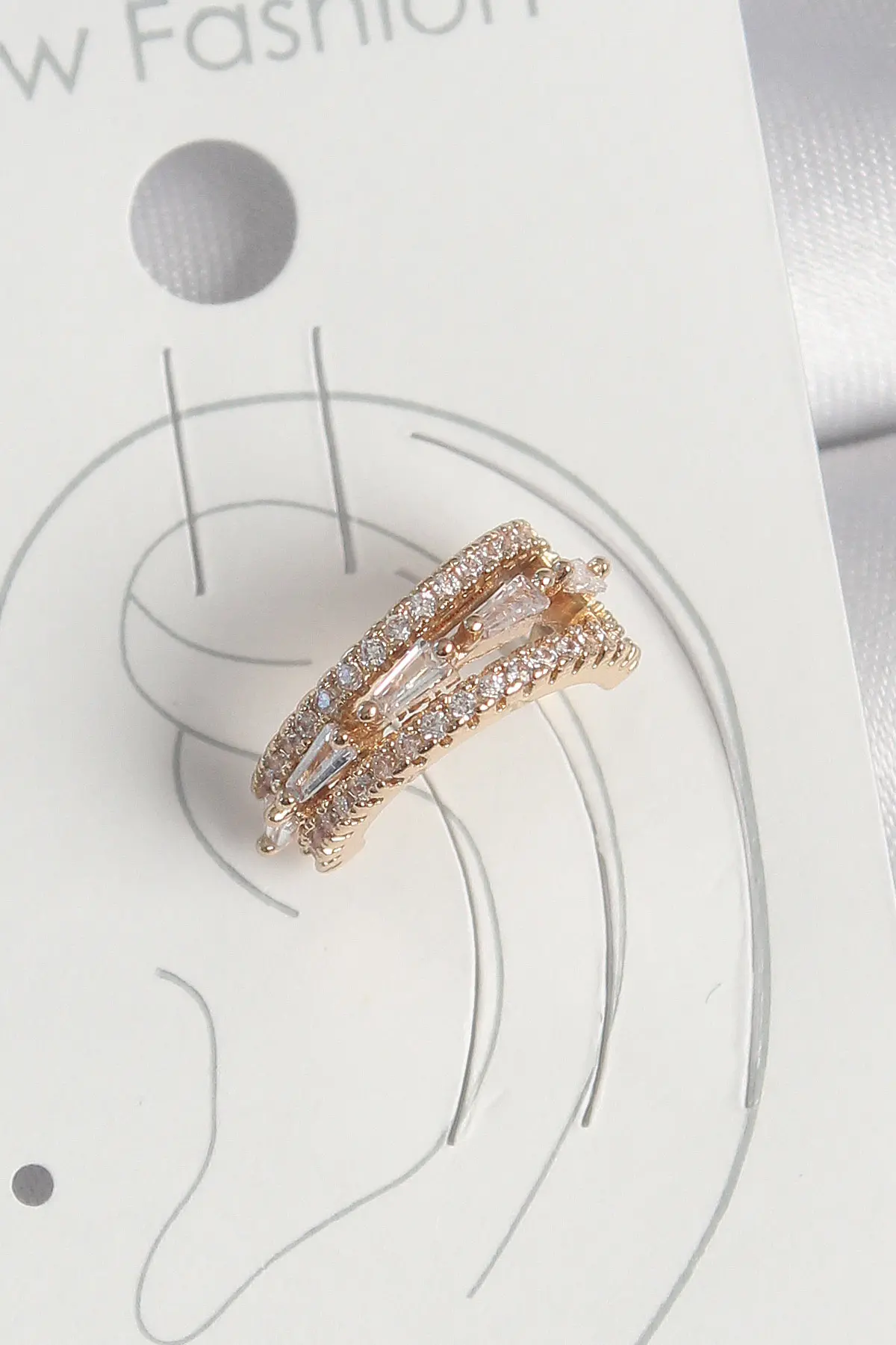 Pirinç Gold Renk Zirkon Taşlı 3'Lü Sıralı Model Kadın Kıkırdak Küpe TJ-BKP10580