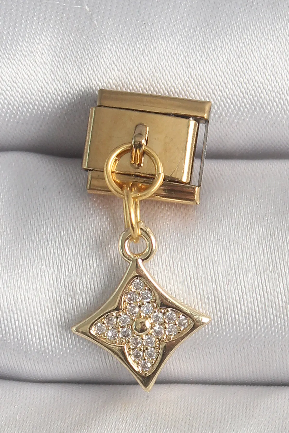 316L Çelik Gold Renk Sallantı Zirkon Taşlı Çiçek İşlemeli Nomination Charm TJ-BC1355