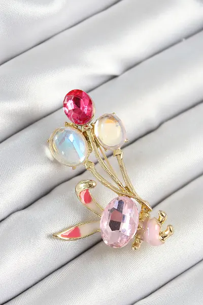 Zirkon Taşlı Balonlu Pembe Tavşan Figürlü Gold Renk Kadın Broş TJ-BR451